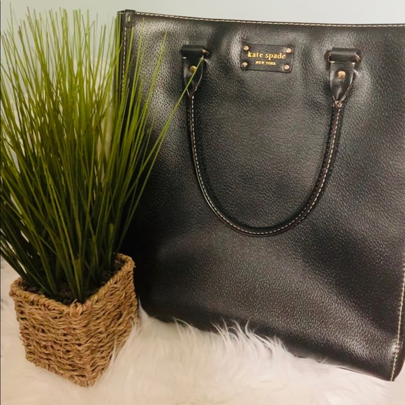 kate spade Handbags - NEW LEATHER KATE SPADE BLACK PURSE